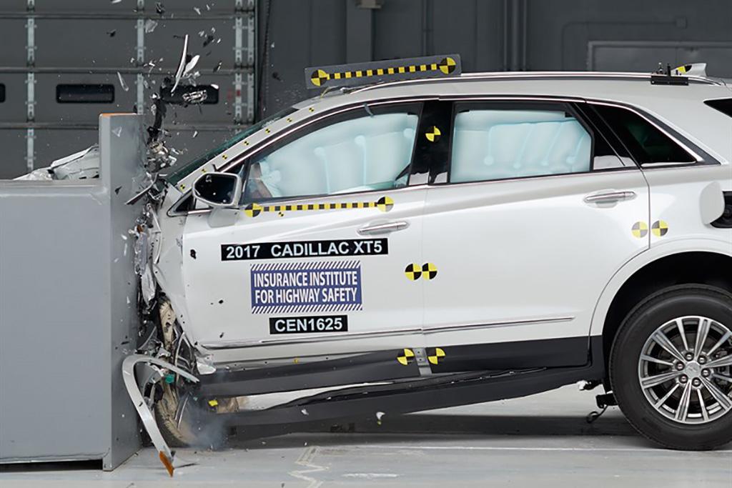 2017 Cadillac Xt5 Earns Iihs Top Safety Pick Plus Honor News 17 Cadillac Xt5 Top Safety Pick Plus Jpg