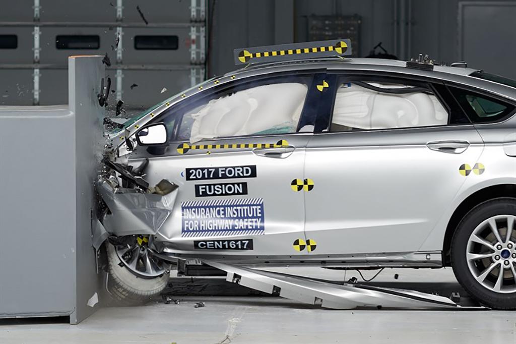 2017 Ford Fusion Earns Iihs Top Safety Pick Plus Rating News 2017 Ford Fusion Earns Iihs Top Safety Pick Plus Rating