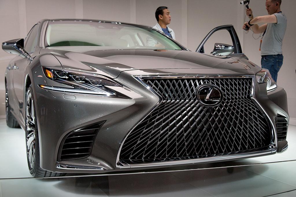 03_18Lexus_LS500_AS_ES.jpg
