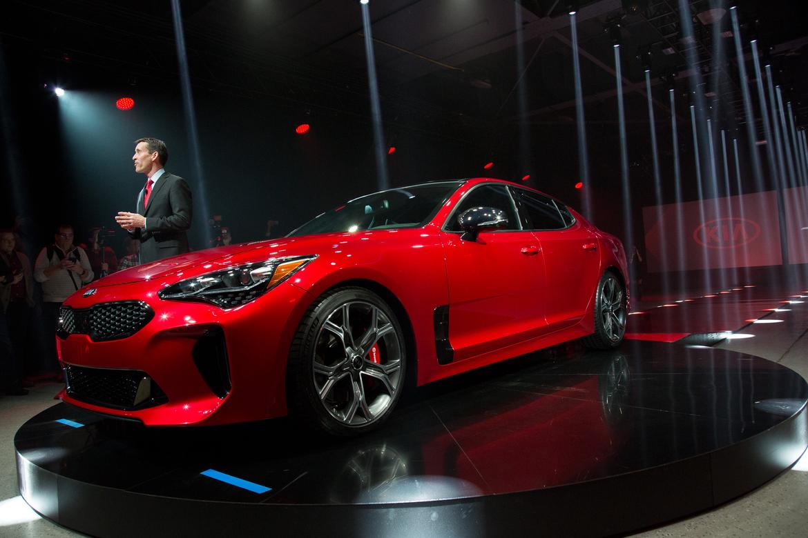 02_18Kia_Stinger_AS_ES.jpg