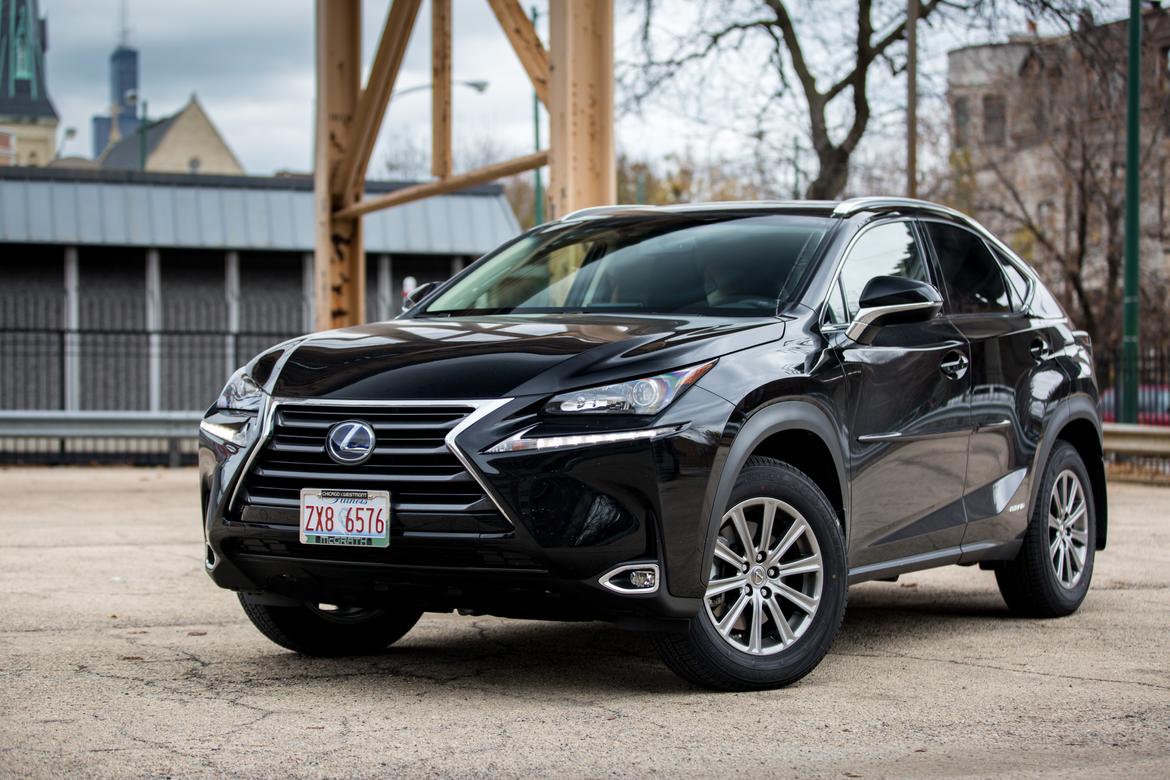 17Lexus_NX-300h_AC_02.jpg