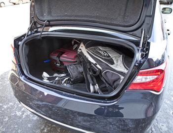 2011 Chrysler 200 - Our Review | Cars.com
