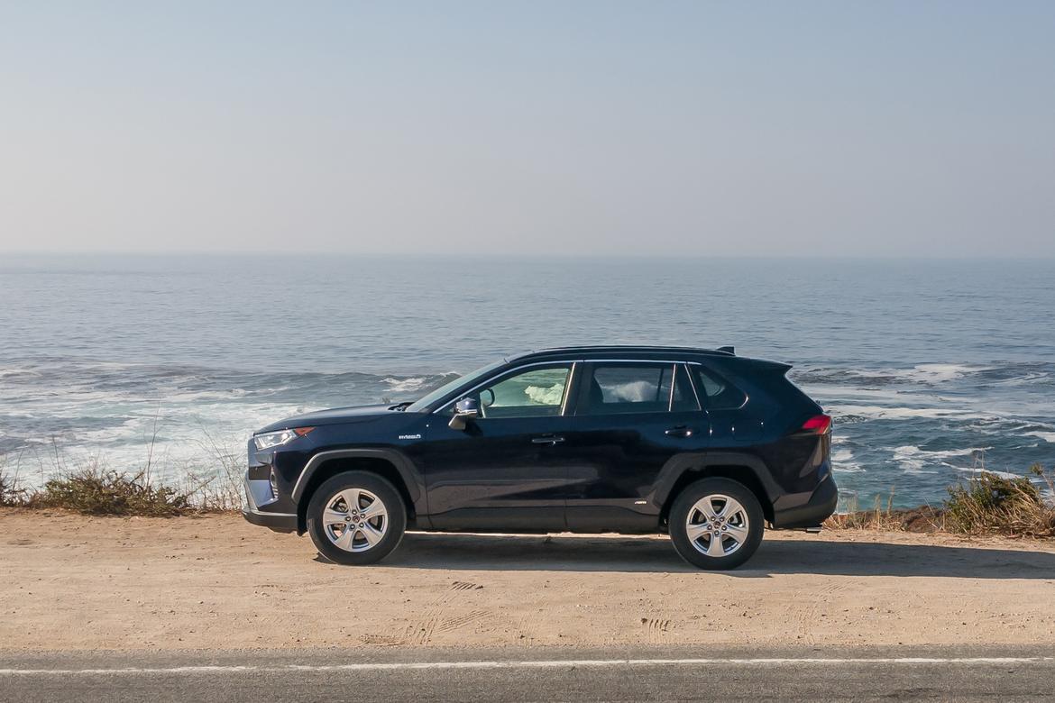 02-<a href=https://www.sharperedgeengines.com/used-toyota-engines>toyota</a>-rav4-hybrid-2019-black--exterior--ocean--profile.jpg