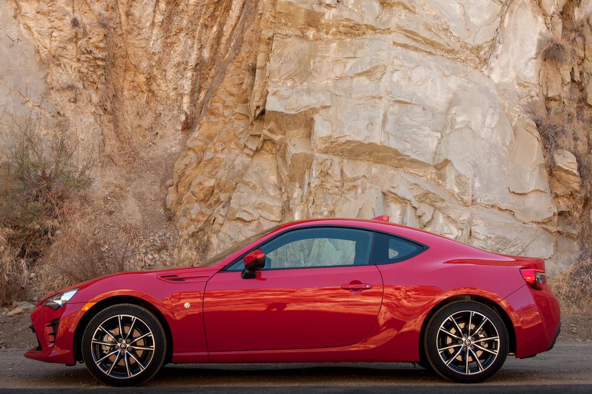 2017 Toyota 86 Review First Drive News Cars 17toyota 86 Bw 02 Jpg
