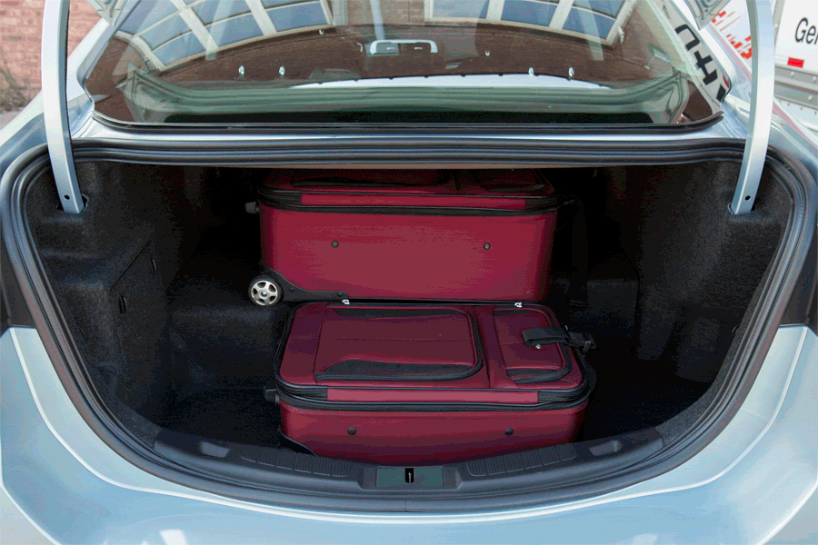 2013 Ford Fusion Hybrid - Our Review | Cars.com