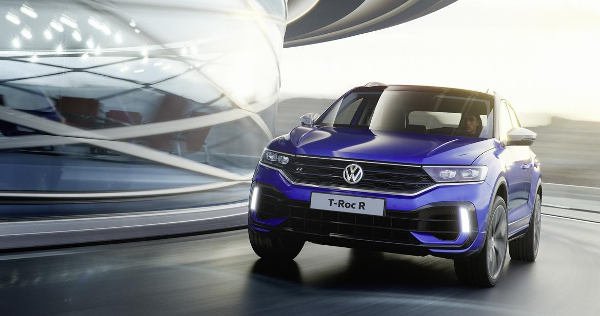 01-<a href=https://www.autopartmax.com/used-volkswagen-engines>volkswagen</a>-t-roc-r--angle--blue--dynamic--exterior--front.jpg