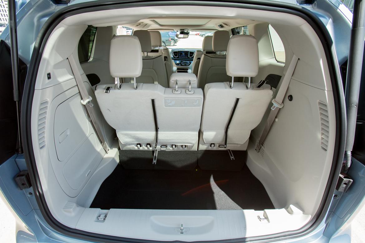 Chrysler Pacifica 2020 багажник