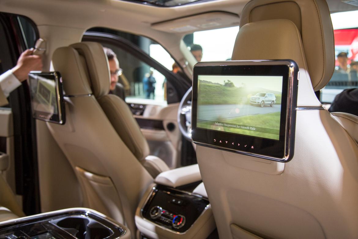 18Lincoln_Navigator_AS_AC_44.jpg