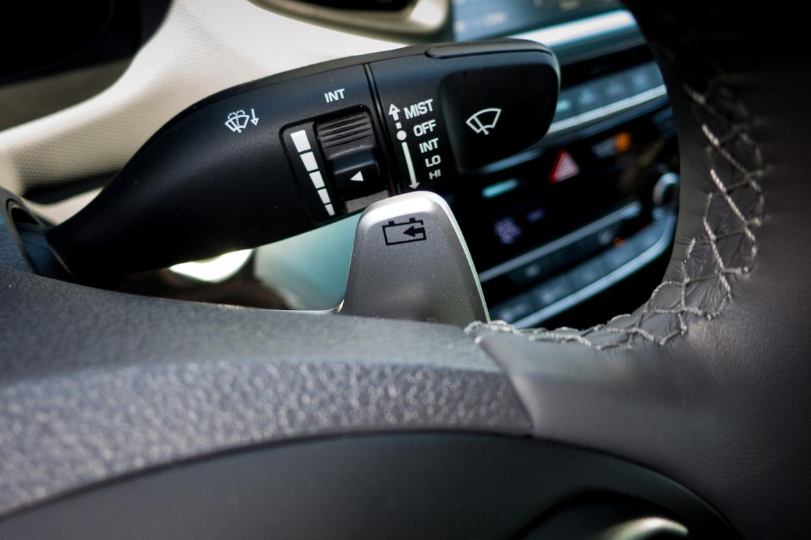 17Hyundai_Ioniq_WDTBD_AB_02.jpg