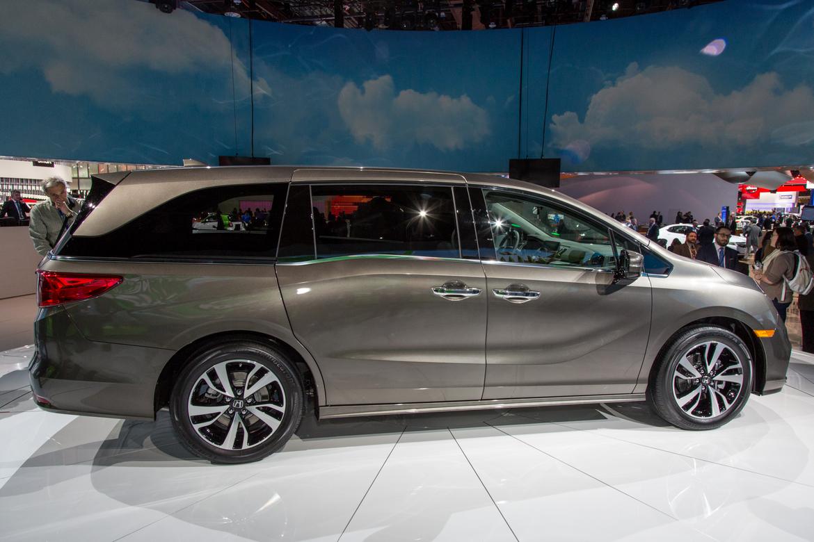 2018 Honda Odyssey Review: First Impressions and Photo ...