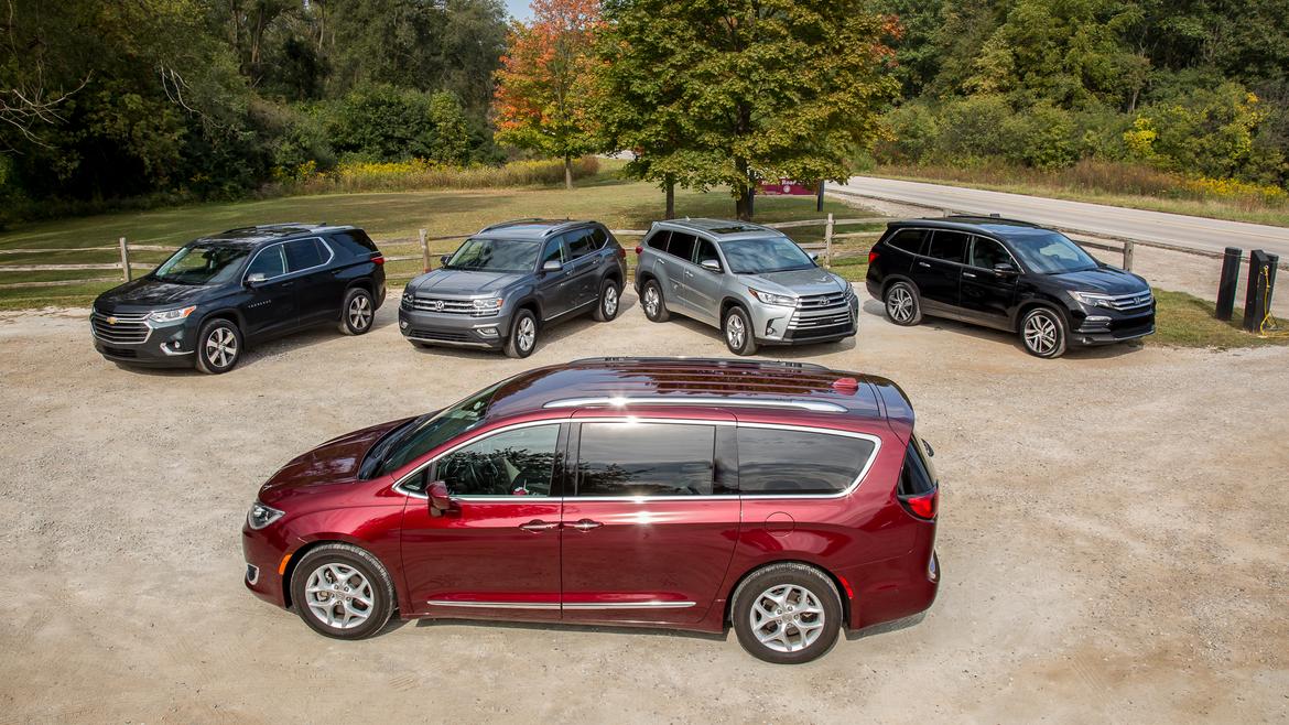 Does A 3 Row Suv Really Rival Minivan For Family Hauling News Does A 3 Row Suv Really Rival Minivan For Family Hauling News Cars