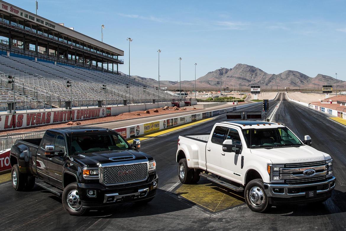 PUTC_OneTon_Group_ThreeTrucks_ES_03A.jpg