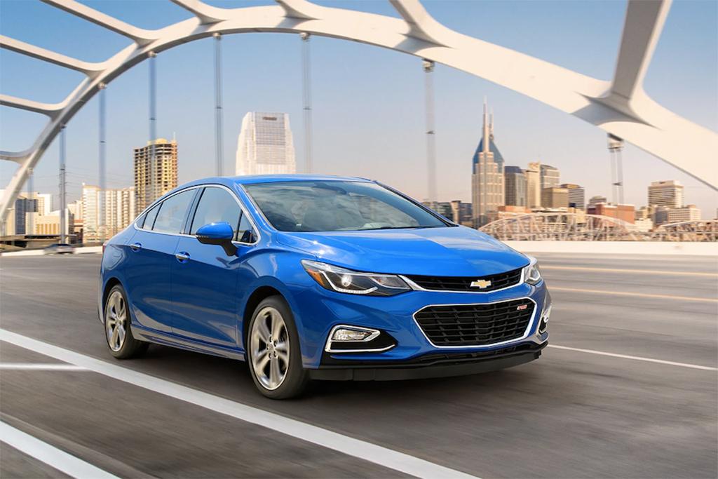 18Chevrolet_Cruze_mfr.jpg