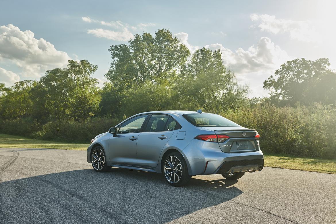 03-<a href=https://www.autopartmax.com/used-toyota-engines>toyota</a>-corolla-2020-angle--blue--exterior--outdoors--rear.jpg