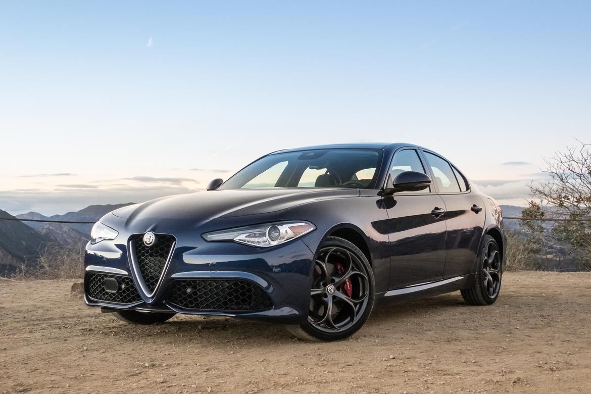 02-alfa-romeo-giulia-2018-angle-blue-exterior-front.jpg