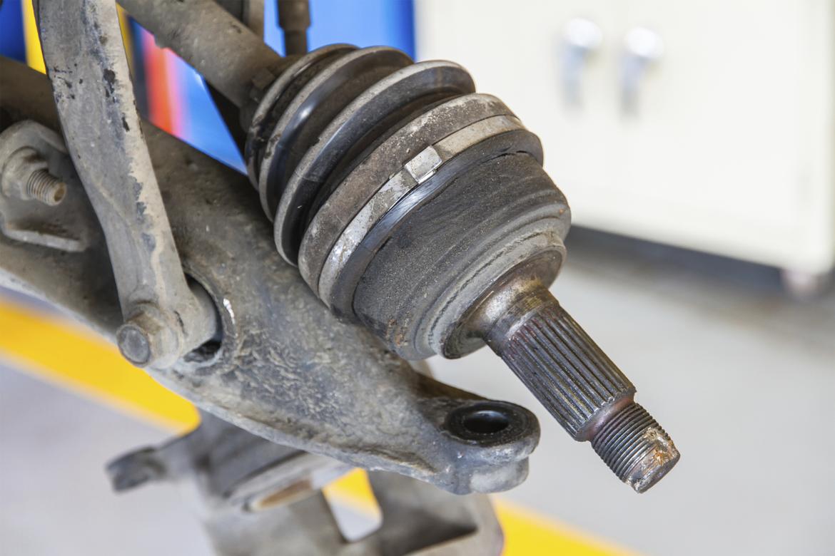 What are some signs that your car's rear suspension needs repaired?