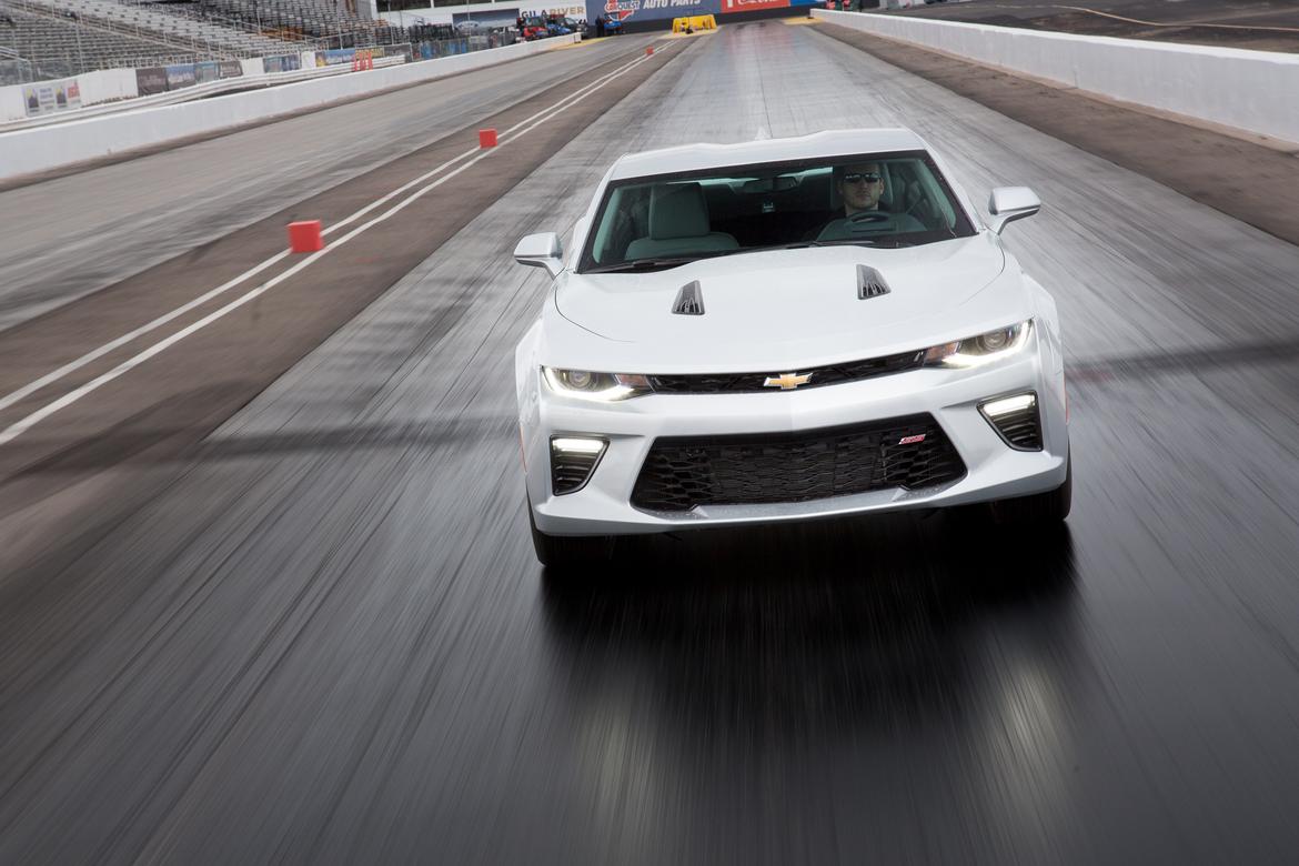 16Chevrolet_Camaro_SS_SO_ES_04.jpg