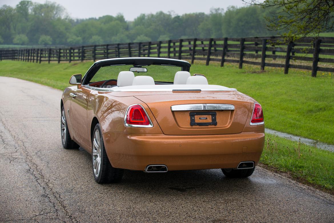 16Rolls-Royce_Dawn_AC_18.jpg