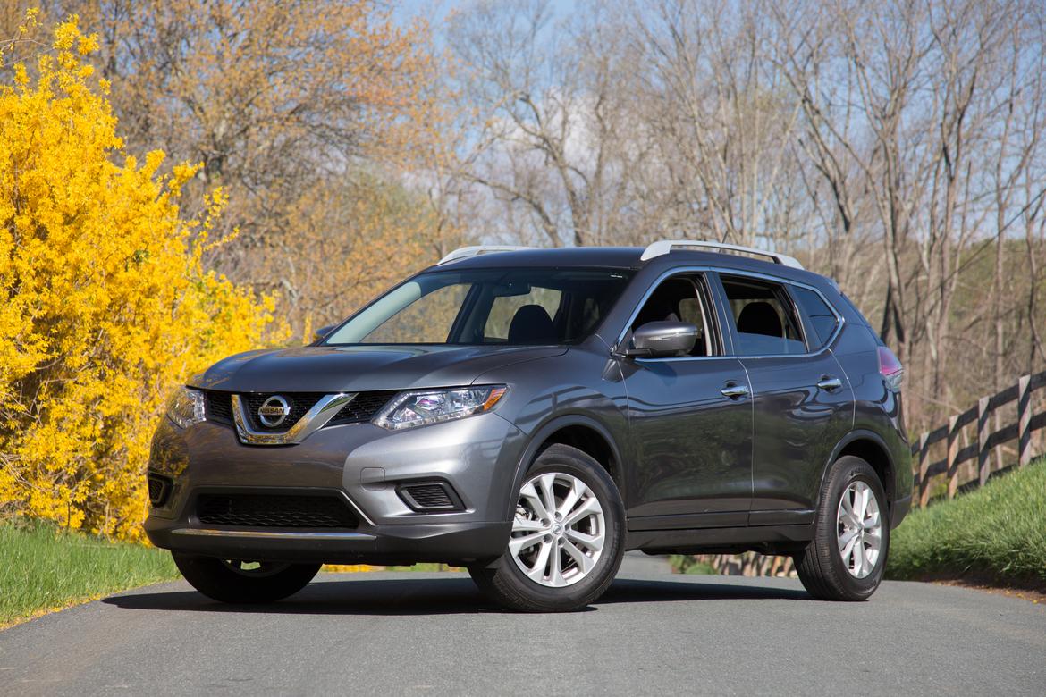 15Nissan_Rogue_SO_ES_01.jpg