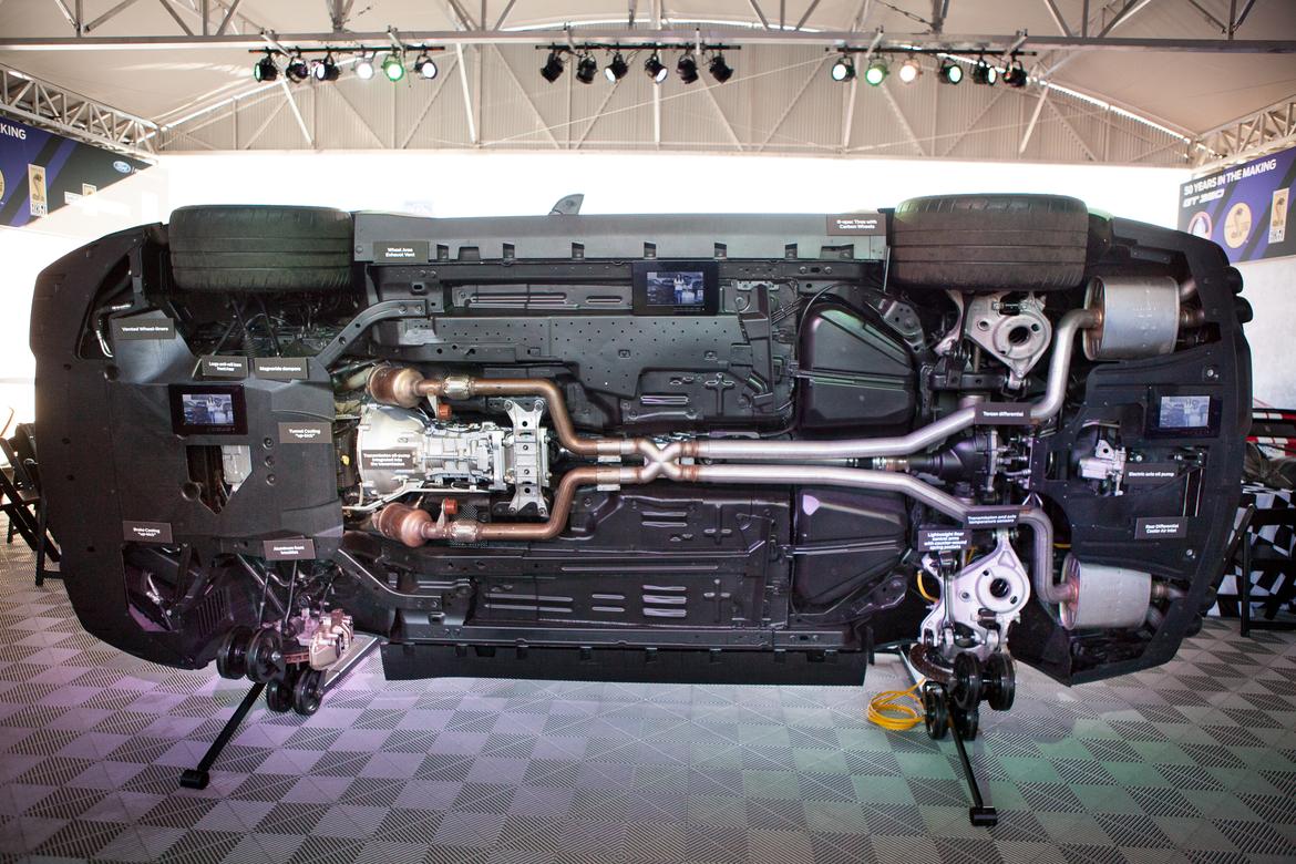 16Ford_Mustang_GT350_JB_32.jpg