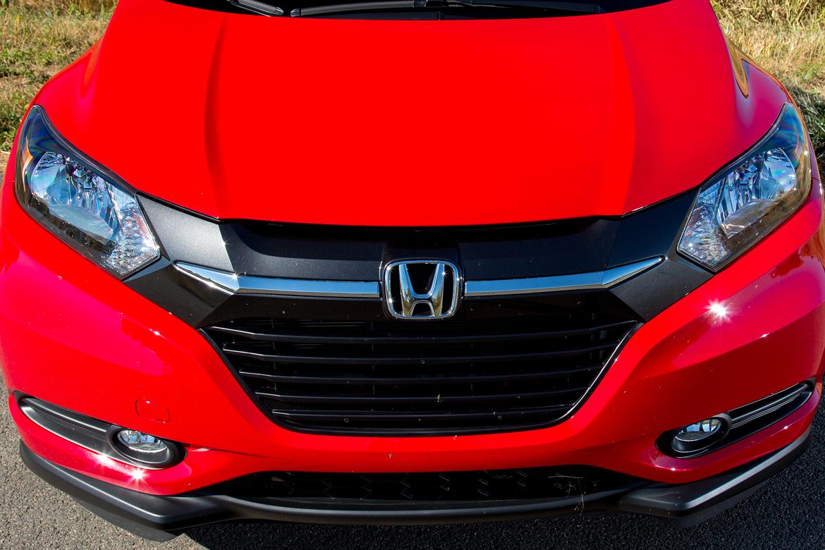 Headlight Safety Test Casts Shadow On Compact Suvs News Cars