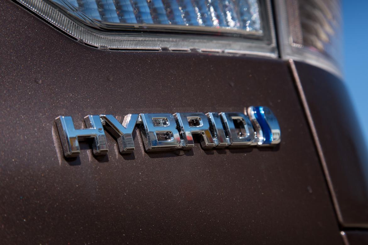 XR_17Toyota_Highlander_Hybrid_ES_20.jpg