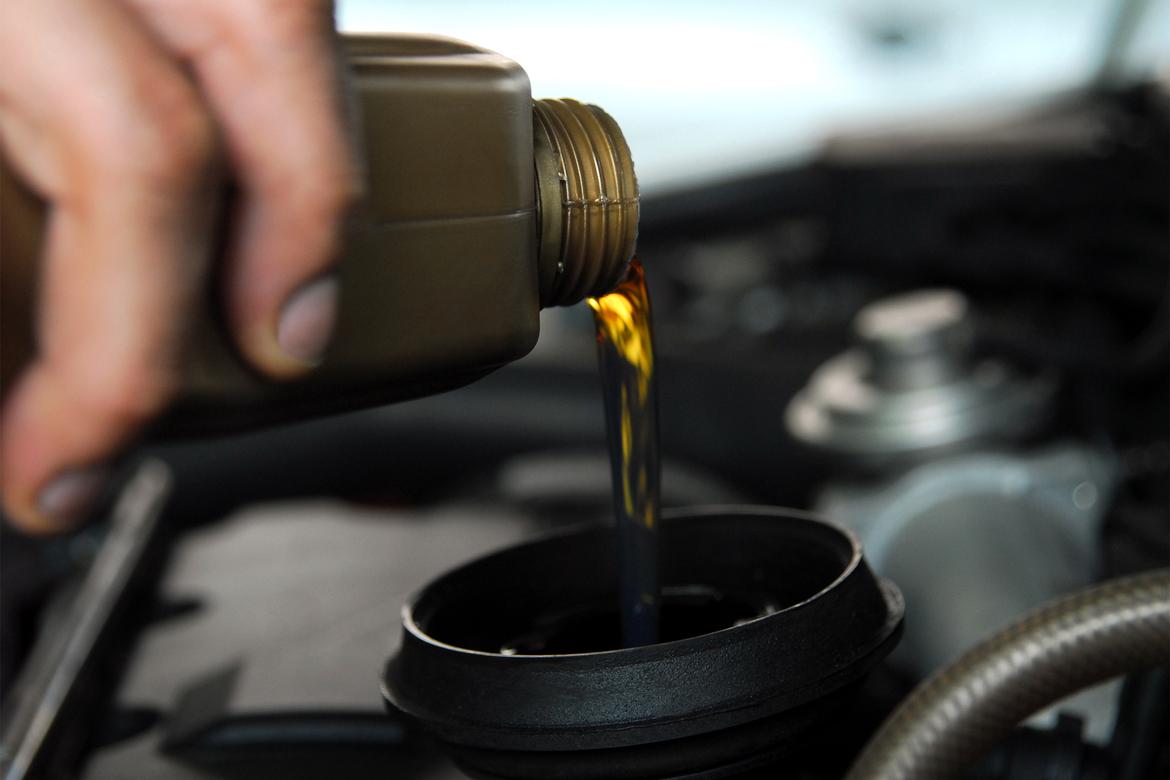 SyntheticOil-algre-iStock-Thinkstock.jpg