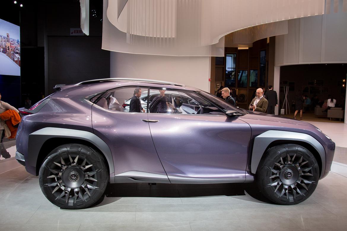 07_Lexus_UX_Concept_AS_ES.jpg