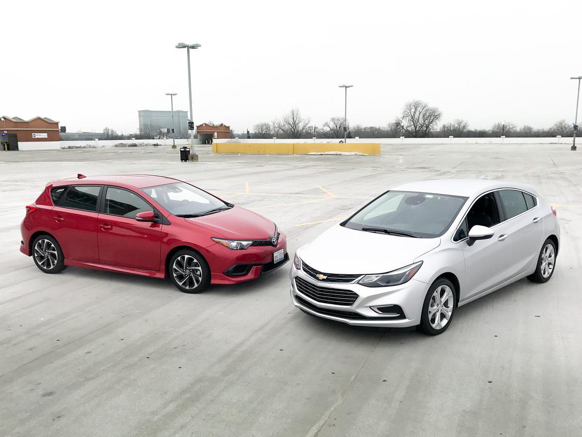 hatchbacks face off in fuel economy test news cars com economy vs compact car size