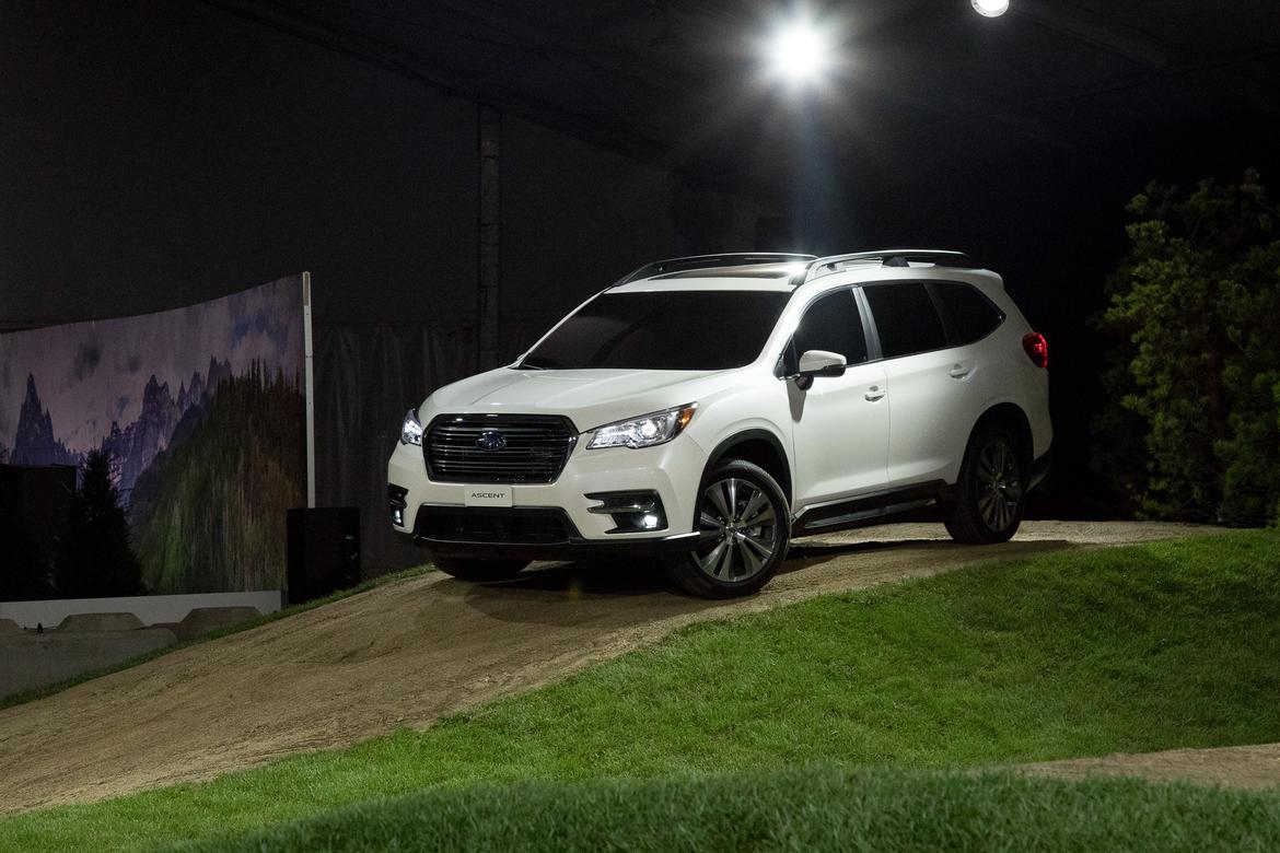 2019 Ascent Raises Subaru S 3 Row Suv News Cars 03 Subaru Ascent 2019 Angle Autoshow Exterior Front
