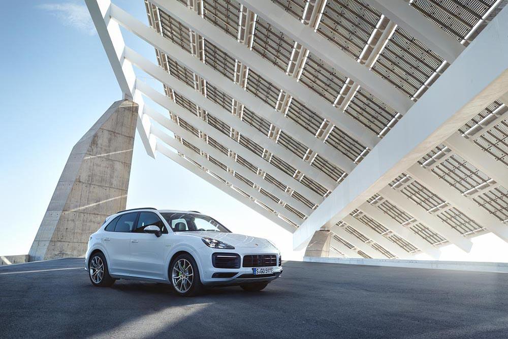 01-porsche-cayenne-e-hybrid-2019-oem.jpg