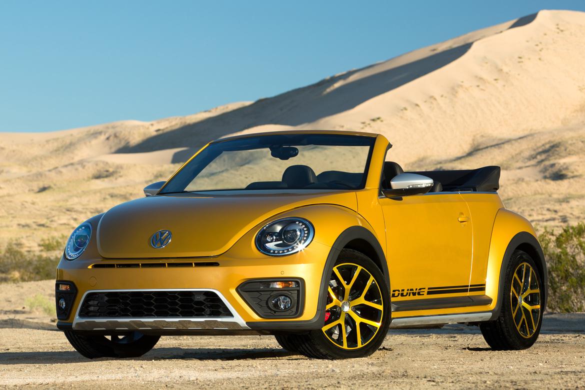 2016 Volkswagen Beeltle convertible Dune.jpg