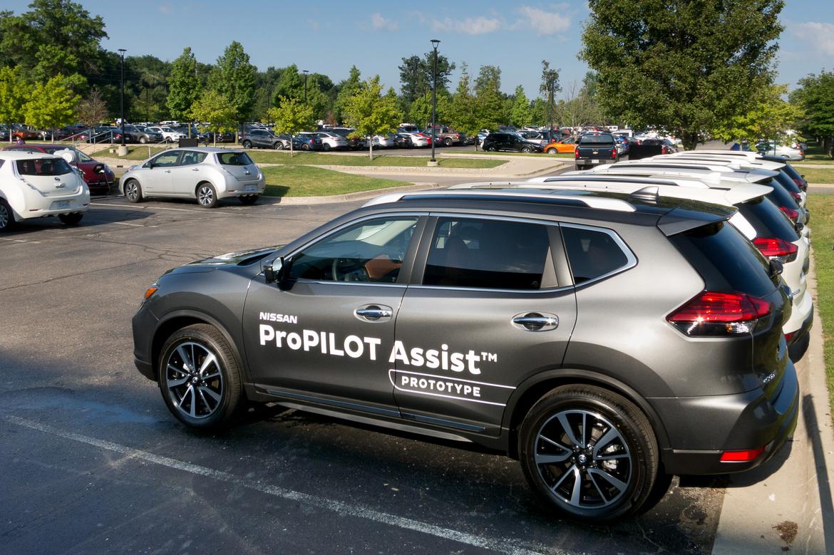Nissan Demonstrates Semi-Autonomous ProPilot Feature | News | Cars.com Nissan Demonstrates Semi-Autonomous ProPilot Feature | News | Cars.com