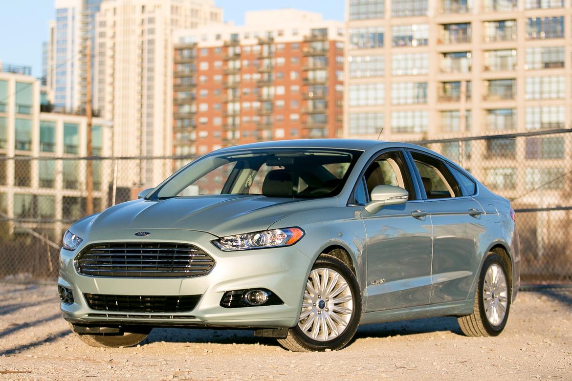 13ford_fusion_hybrid_ES.jpg