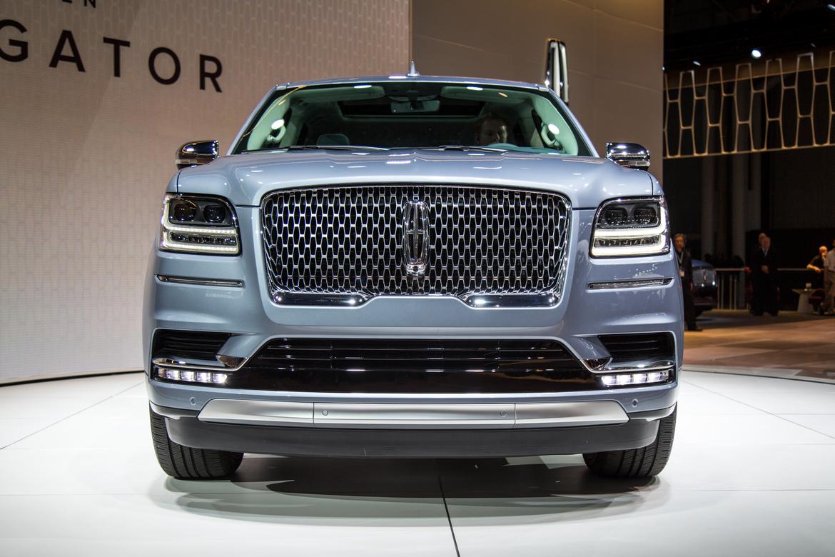 18Lincoln_Navigator_AS_AC_03.jpg