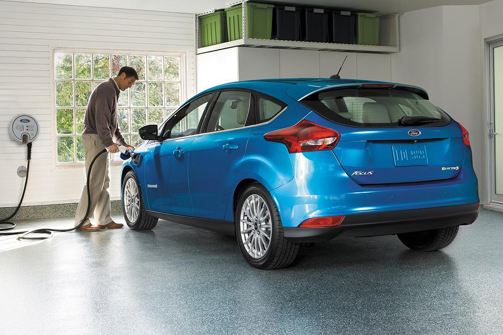 17Ford_Focus_Electric_MFR.jpg
