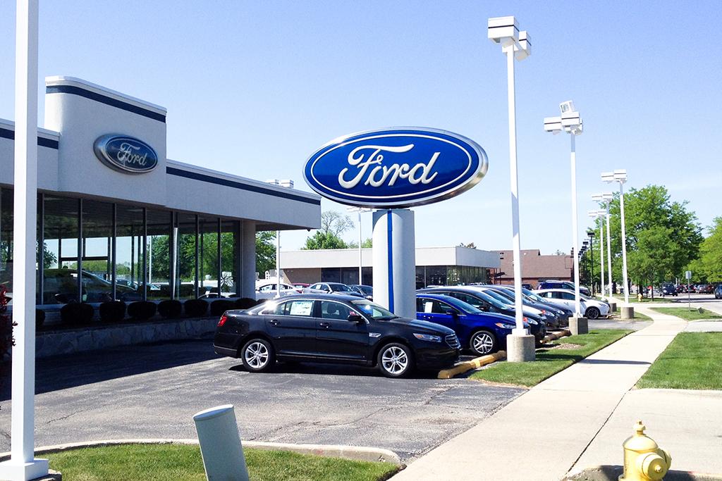 <a href=https://www.sharperedgeengines.com/used-ford-engines>ford</a>-dealership.jpg