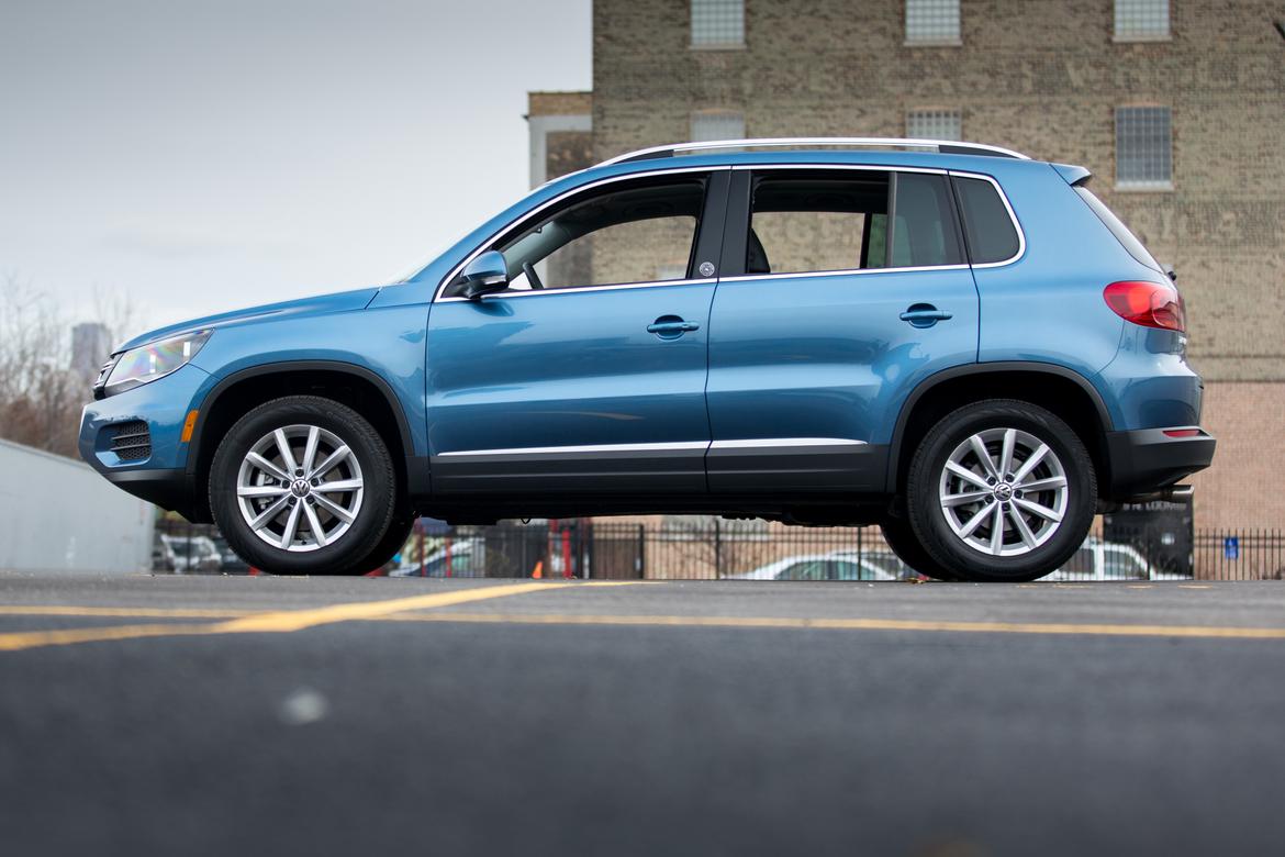 17Volkswagen_Tiguan_AC_07.jpg