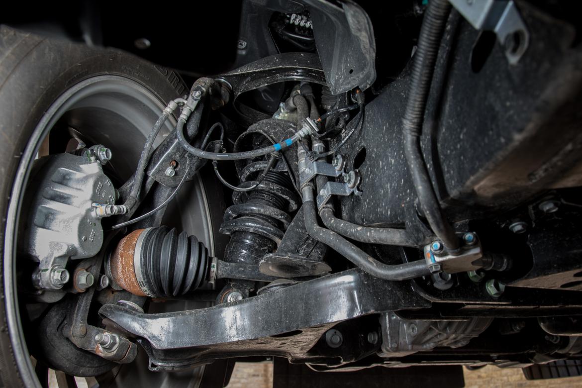 11-infiniti-qx80-2018-exterior-undercarriage.jpg