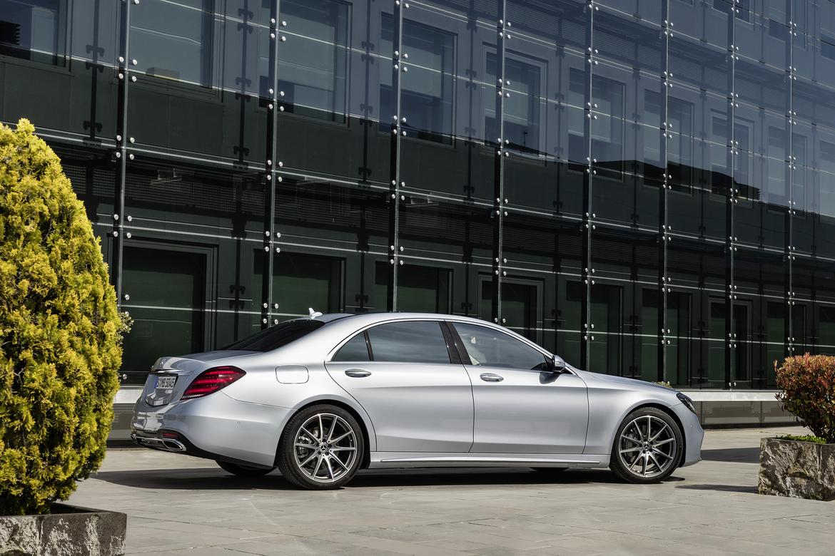 18Mercedes-Benz_S-Class_OEM_05.jpg