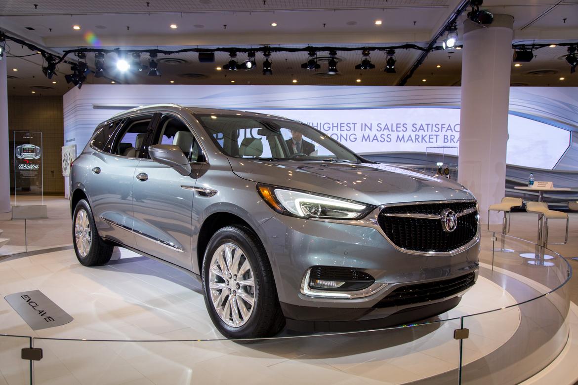 18Buick_Enclave_AS_AC_01.jpg