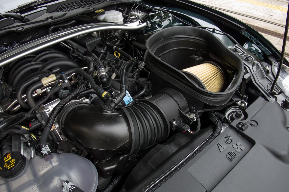 09-ford-mustang-bullitt-2019-engine--interior.jpg