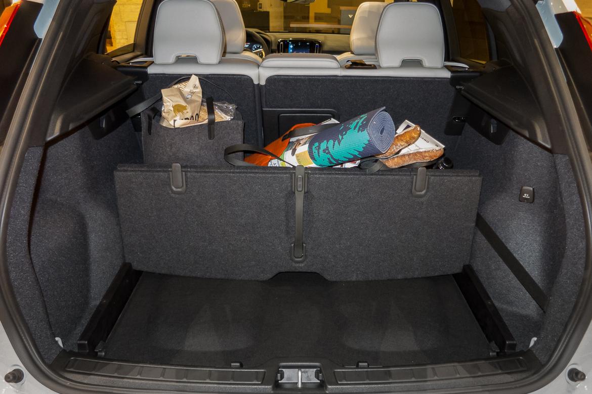 First Drive 2019 Volvo Xc40 Makes Compeors Look Dated Stuffy Or Meta Itemprop Width Content 1170 Height 2019 Volvo Xc40