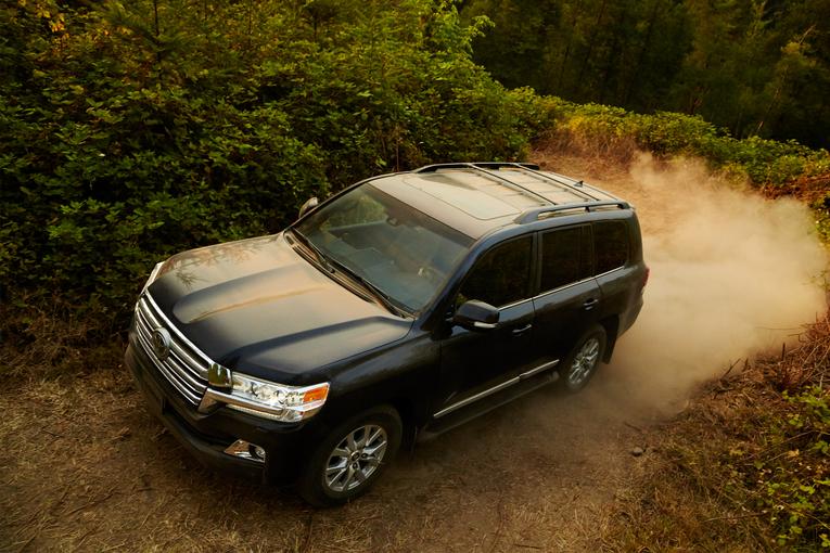 2016 Toyota Land Cruiser;