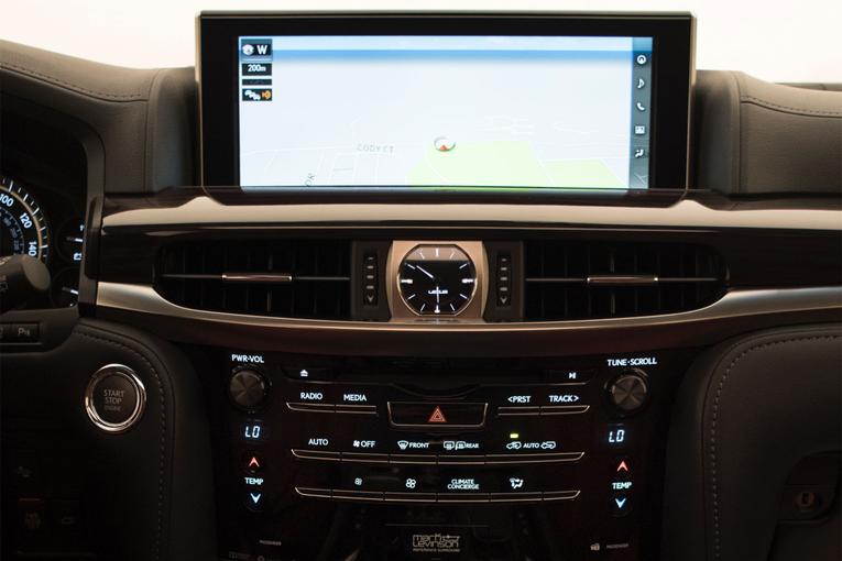 2016 Lexus LX 570;