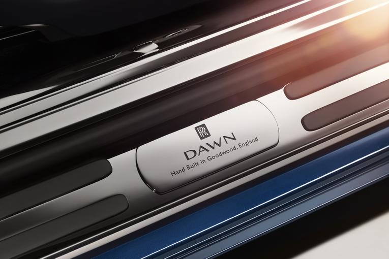 2016 Rolls-Royce Dawn;