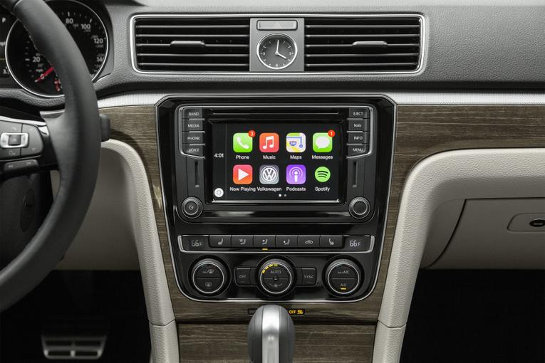2016 Volkswagen Passat;