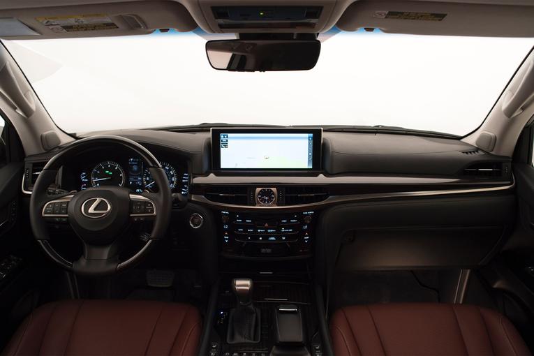 2016 Lexus LX 570;