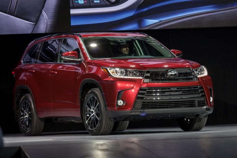 Toyota Highlander Vs Toyota 4Runner >> 2017 Toyota Highlander Photo Gallery Toyota Highlander Vs Toyota 4Runner >> 2017 Toyota Highlander Photo Gallery