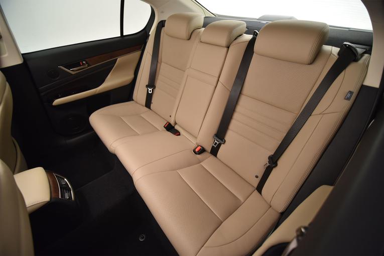 2016 Lexus GS 200t;